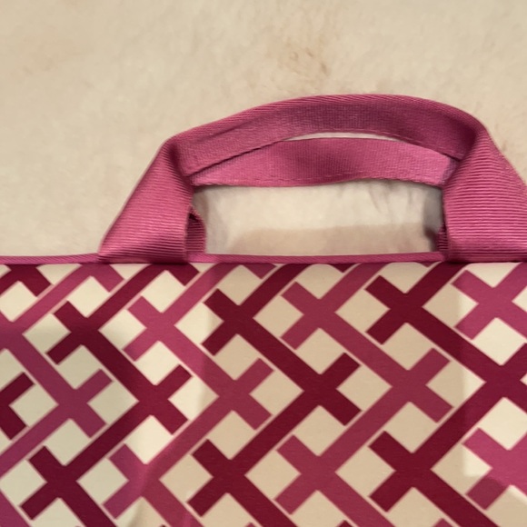 VERA BRADLEY NEW LAPTOP CASE IN HOT PINK BASKET PT - Picture 4 of 7